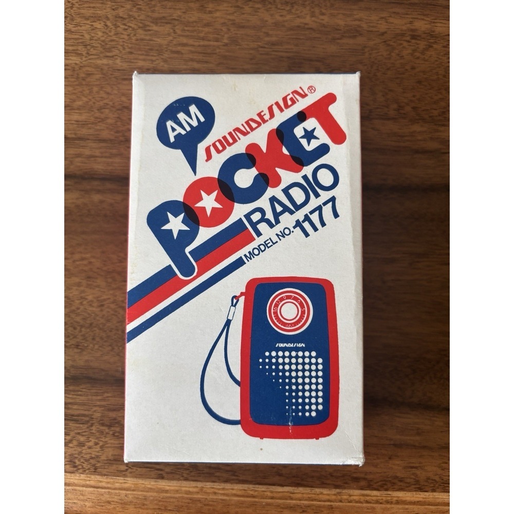 Vintage Collectible Soundesign Pocket AM Radio Model 1177 Red / White NEW